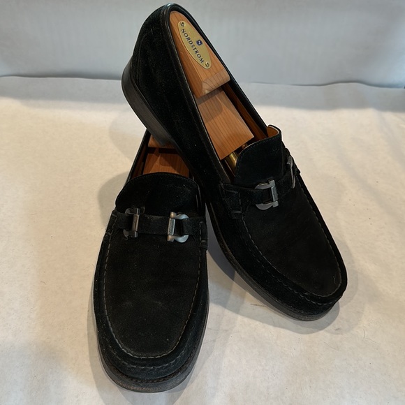 Ferragamo Mens black, suede loafer, size 10D, Gancini bit. - Picture 2 of 4